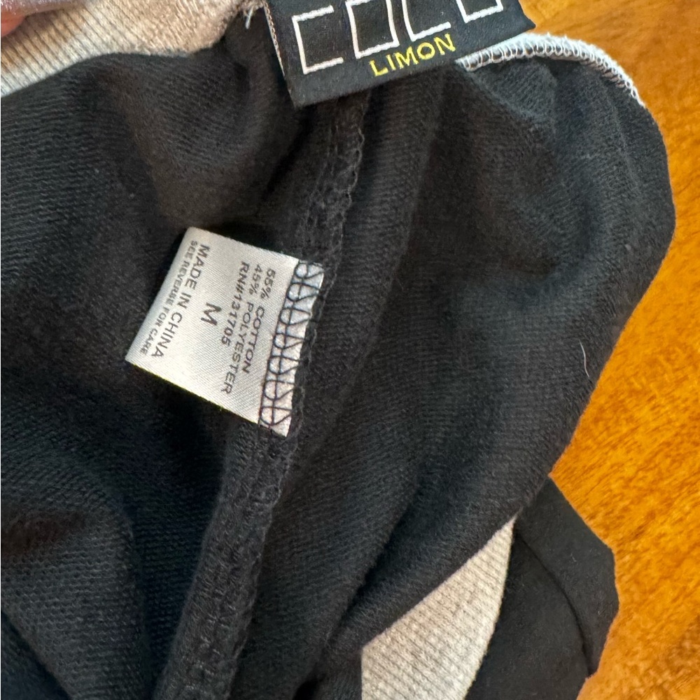 Set a three Capri Joggers! Size medium - Picture 6 of 8